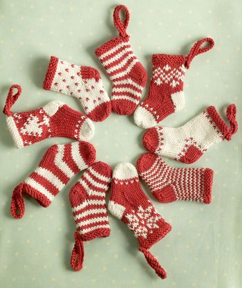 knit socks stockings christmas yule channukah kwanza baby shower free pattern