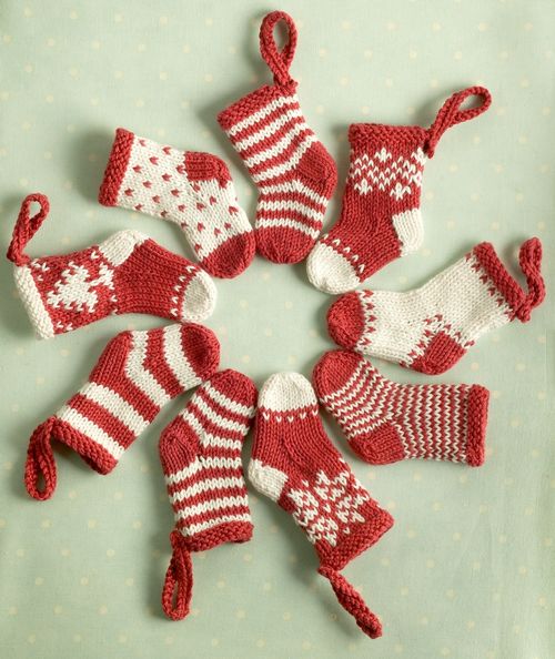 Free knitting patterns mini knitted christmas stockings