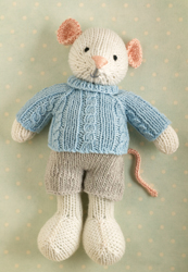 Mouse in a cabled sweater