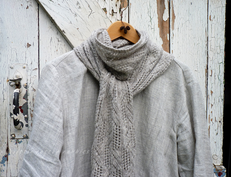 Greyscarf