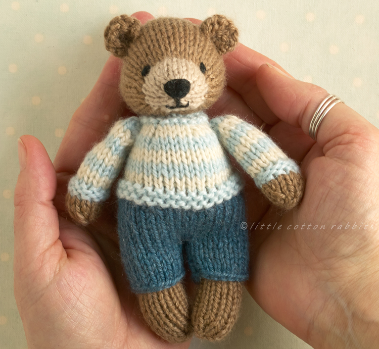 small knitted teddy bear pattern