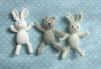 Free knitting patterns: Teeny tiny knitted toys